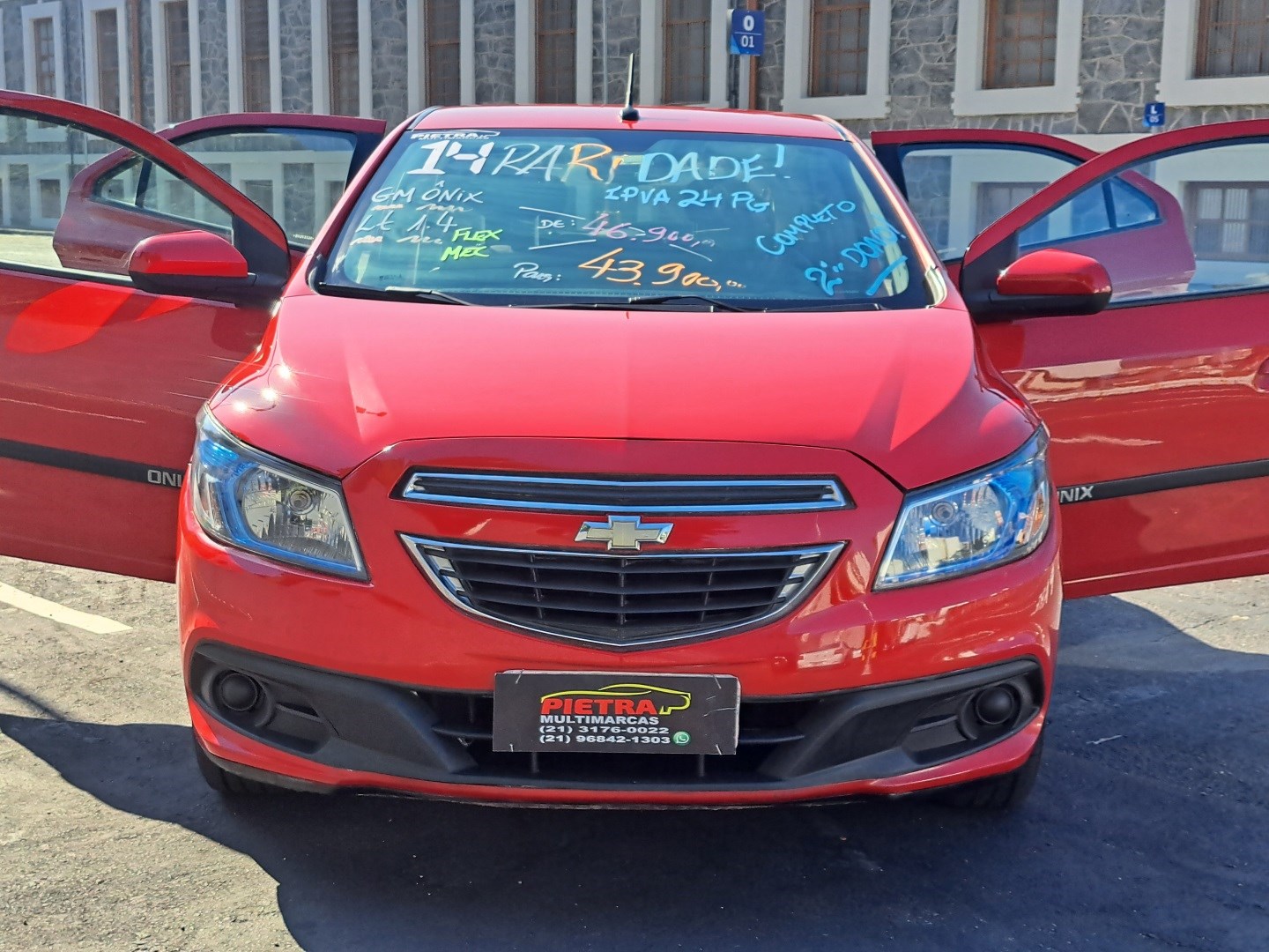 //www.autoline.com.br/carro/chevrolet/onix-14-lt-8v-flex-4p-manual/2014/rio-de-janeiro-rj/23634877