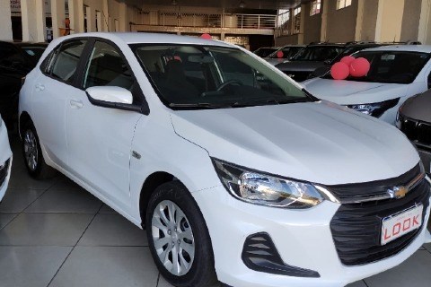 //www.autoline.com.br/carro/chevrolet/onix-10-lt-12v-flex-4p-manual/2020/araxa-mg/23662456