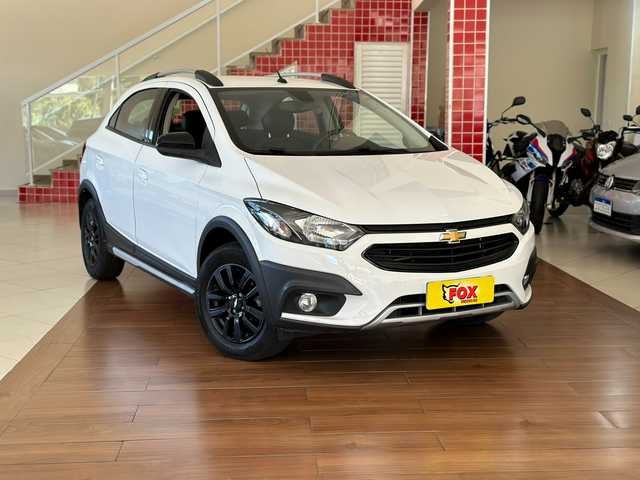 //www.autoline.com.br/carro/chevrolet/onix-14-activ-8v-flex-4p-automatico/2019/guaxupe-mg/23674325