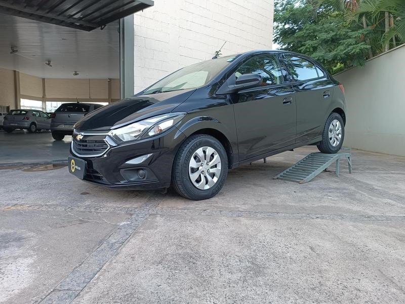 //www.autoline.com.br/carro/chevrolet/onix-10-lt-8v-flex-4p-manual/2017/catanduva-sp/23760634