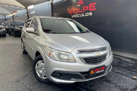 //www.autoline.com.br/carro/chevrolet/onix-10-lt-8v-flex-4p-manual/2013/campinas-sp/23801231
