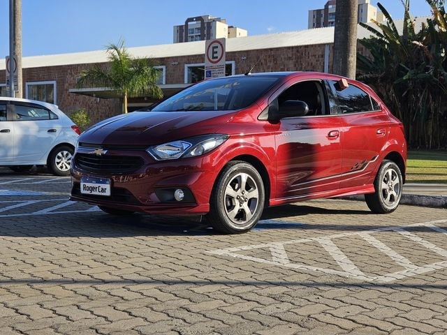//www.autoline.com.br/carro/chevrolet/onix-14-effect-8v-flex-4p-manual/2018/sao-jose-dos-campos-sp/23885669