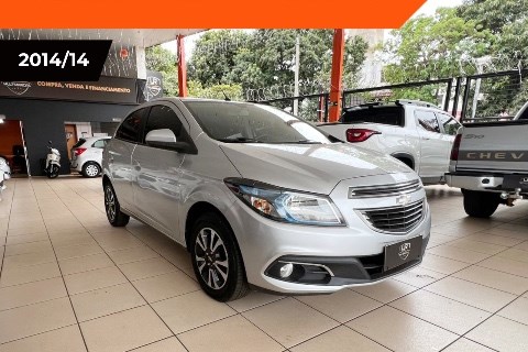 //www.autoline.com.br/carro/chevrolet/onix-14-ltz-8v-flex-4p-automatico/2014/itumbiara-go/24102882