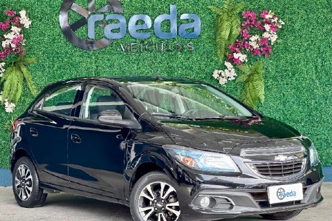 //www.autoline.com.br/carro/chevrolet/onix-14-ltz-8v-flex-4p-manual/2013/teresina-pi/24202297