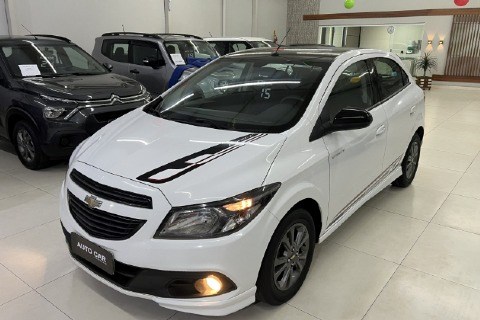 //www.autoline.com.br/carro/chevrolet/onix-14-effect-8v-flex-4p-manual/2015/tubarao-sc/24213077
