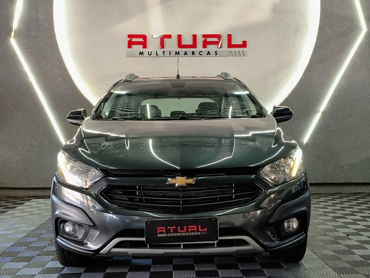 //www.autoline.com.br/carro/chevrolet/onix-14-activ-8v-flex-4p-automatico/2019/sao-jose-do-rio-preto-sp/24366312