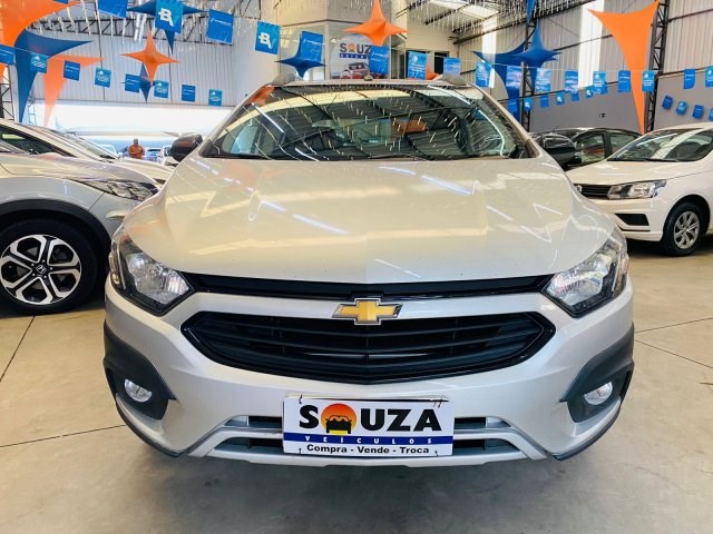 //www.autoline.com.br/carro/chevrolet/onix-14-activ-8v-flex-4p-automatico/2018/rio-claro-sp/24377564