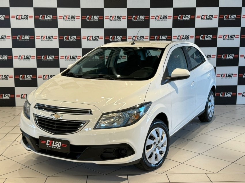 //www.autoline.com.br/carro/chevrolet/onix-14-lt-8v-flex-4p-manual/2014/dois-irmaos-rs/24454948