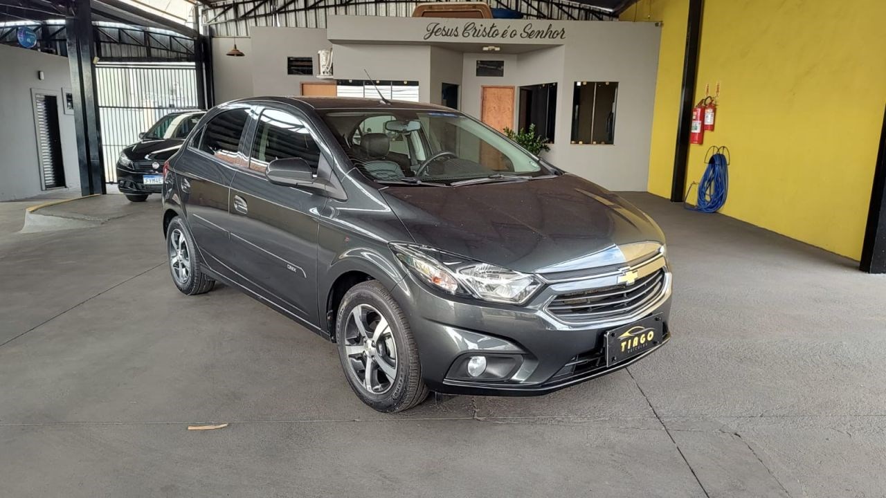 //www.autoline.com.br/carro/chevrolet/onix-14-ltz-8v-flex-4p-automatico/2019/bebedouro-sp/24519909