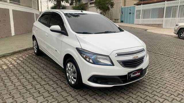 //www.autoline.com.br/carro/chevrolet/onix-14-lt-8v-flex-4p-manual/2014/volta-redonda-rj/24552644