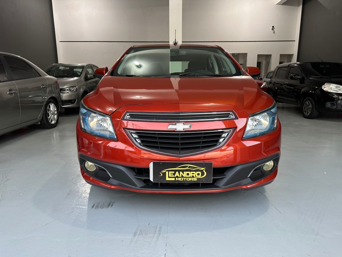 //www.autoline.com.br/carro/chevrolet/onix-14-lt-8v-flex-4p-manual/2013/campinas-sp/24570679