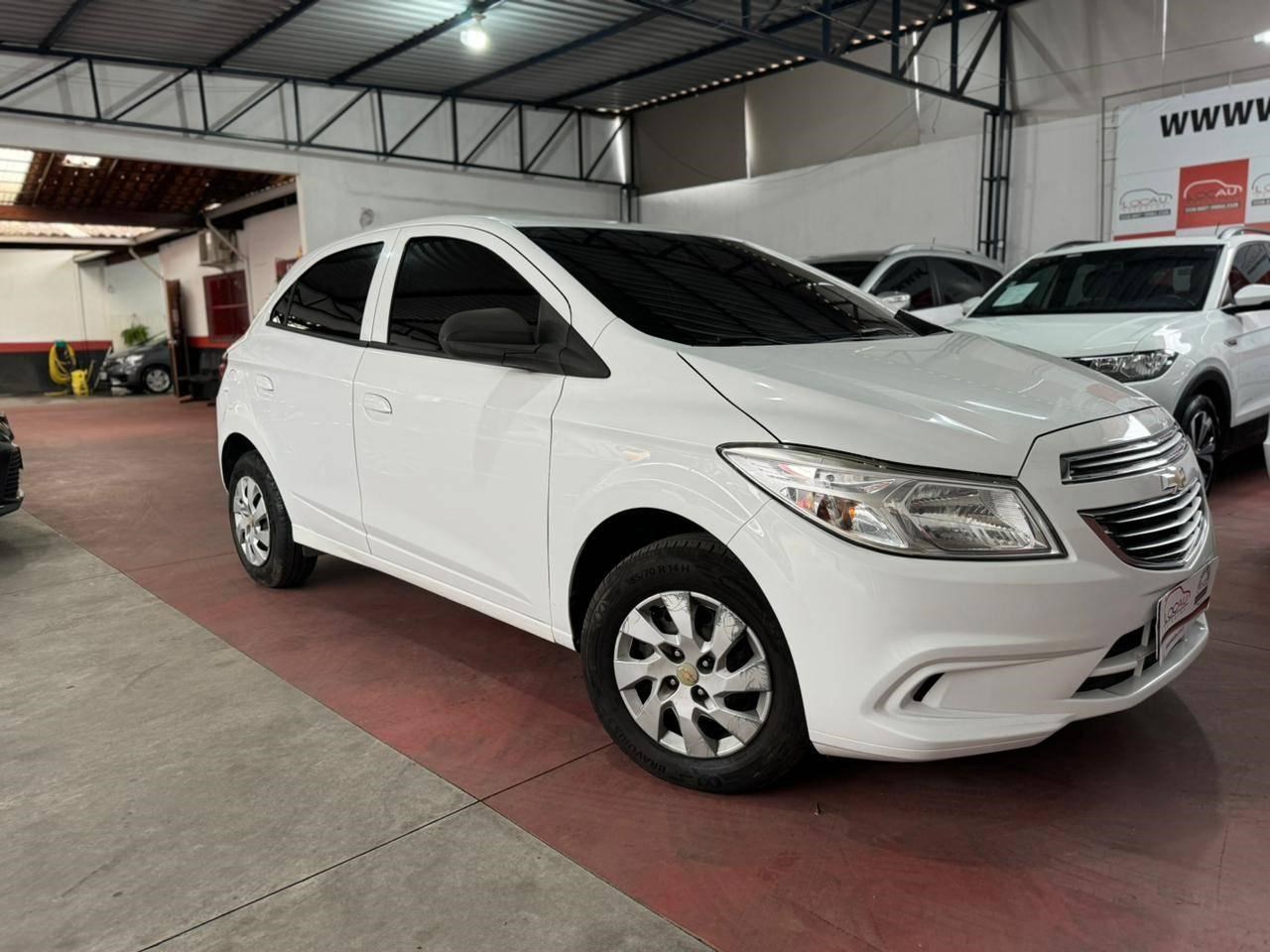 //www.autoline.com.br/carro/chevrolet/onix-10-lt-8v-flex-4p-manual/2015/serra-es/24734320