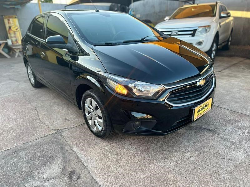 //www.autoline.com.br/carro/chevrolet/onix-10-lt-8v-flex-4p-manual/2017/varzea-grande-mt/24735029