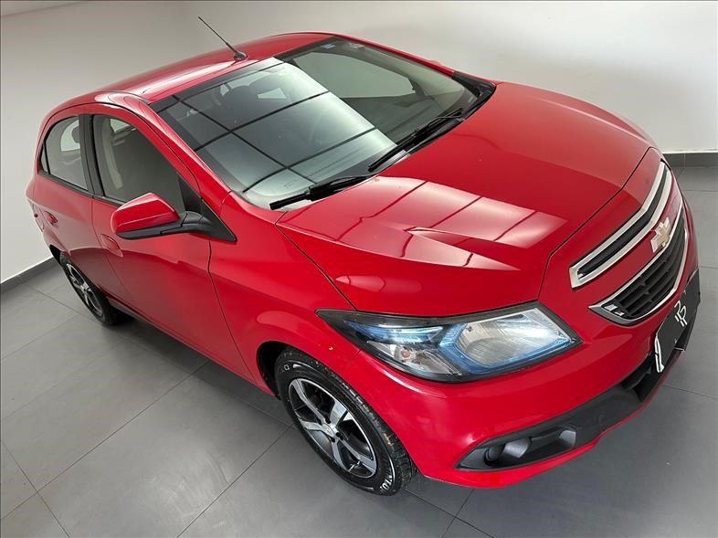 //www.autoline.com.br/carro/chevrolet/onix-14-lt-8v-flex-4p-manual/2015/mogi-das-cruzes-sp/24737796