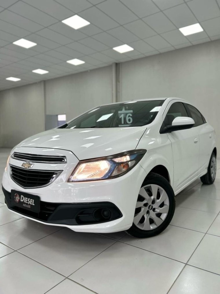//www.autoline.com.br/carro/chevrolet/onix-14-effect-8v-flex-4p-manual/2016/canoas-rs/24749196