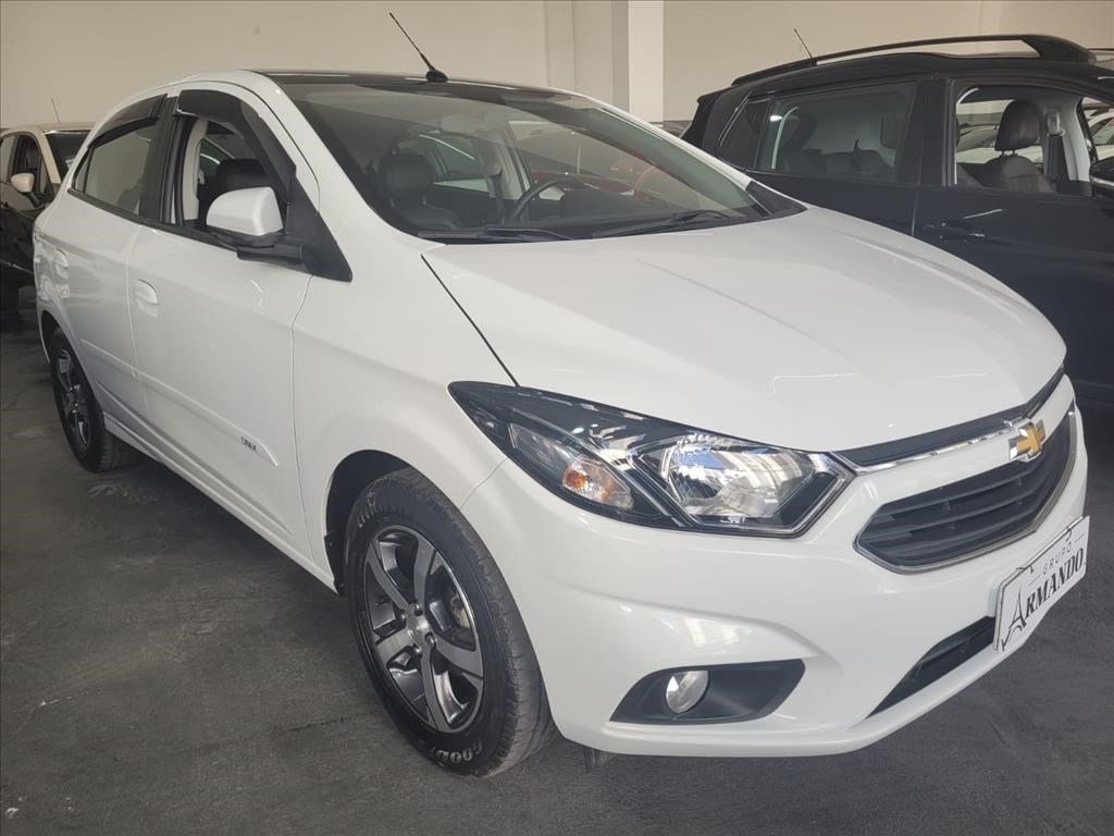 //www.autoline.com.br/carro/chevrolet/onix-14-ltz-8v-flex-4p-automatico/2018/sao-bernardo-do-campo-sp/24814457