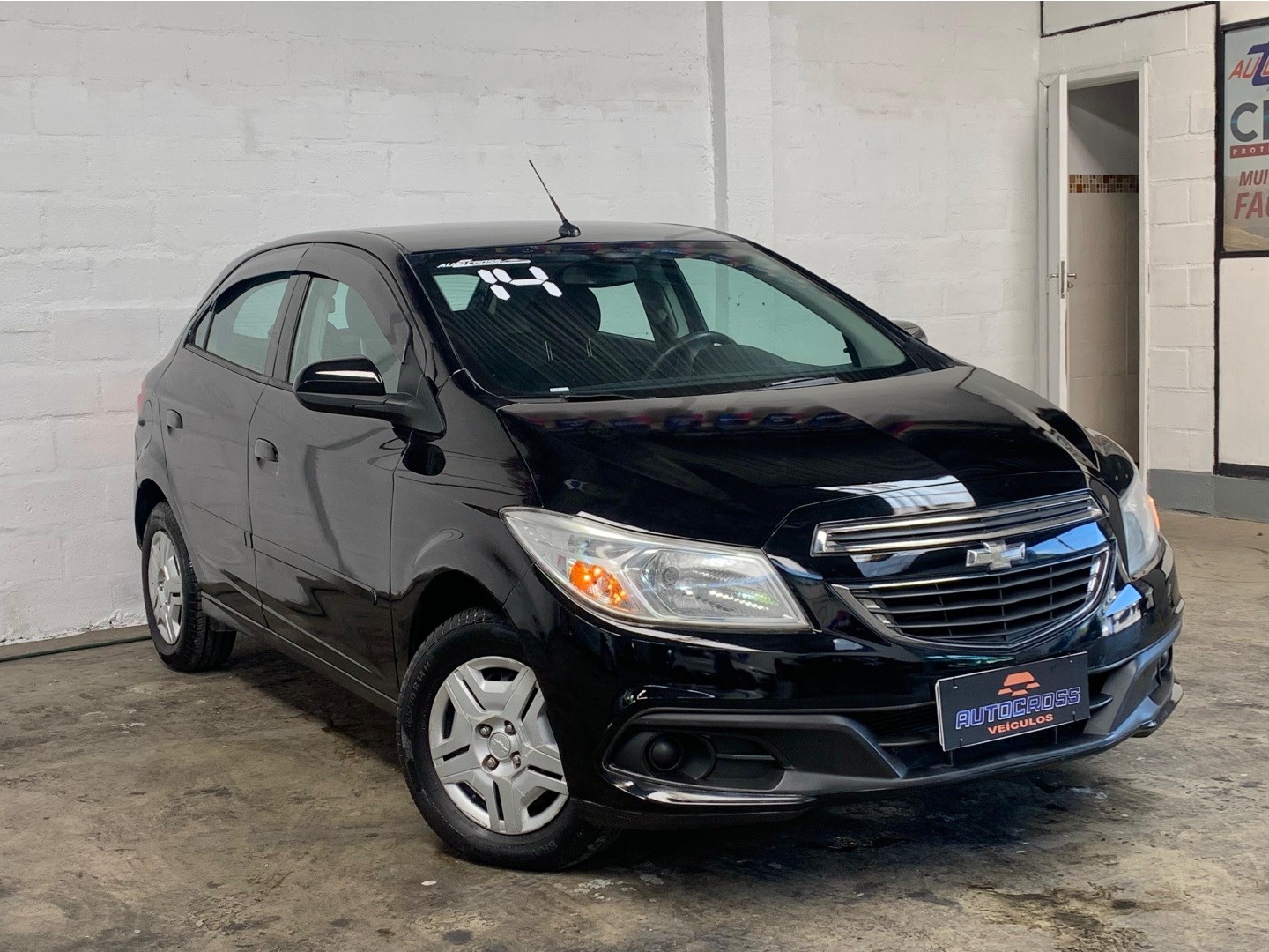 //www.autoline.com.br/carro/chevrolet/onix-10-lt-8v-flex-4p-manual/2014/rio-de-janeiro-rj/24836848