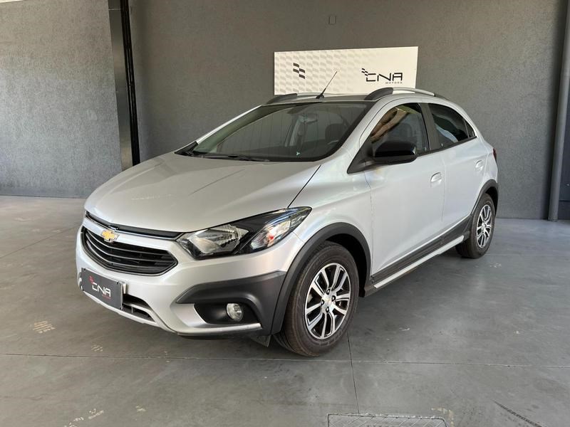 //www.autoline.com.br/carro/chevrolet/onix-14-activ-8v-flex-4p-automatico/2018/campo-grande-ms/24848552