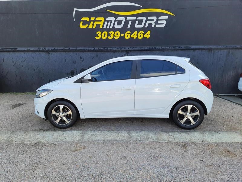 //www.autoline.com.br/carro/chevrolet/onix-14-ltz-8v-flex-4p-manual/2017/curitiba-pr/24862544