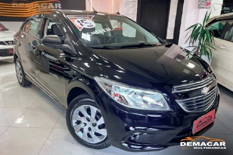 //www.autoline.com.br/carro/chevrolet/onix-10-lt-8v-flex-4p-manual/2015/mogi-das-cruzes-sp/24864711