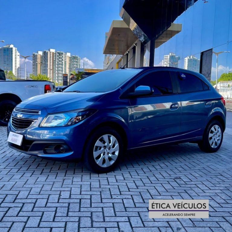 //www.autoline.com.br/carro/chevrolet/onix-14-lt-8v-flex-4p-manual/2015/fortaleza-ce/24892219