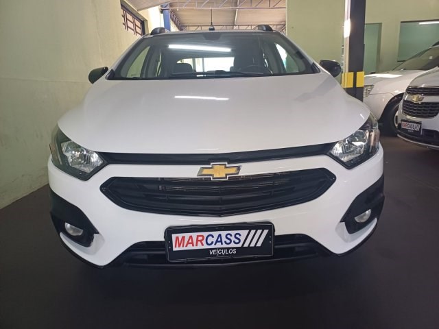 //www.autoline.com.br/carro/chevrolet/onix-14-activ-8v-flex-4p-automatico/2019/sao-jose-do-rio-preto-sp/24909900