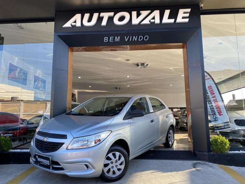 //www.autoline.com.br/carro/chevrolet/onix-10-ls-8v-flex-4p-manual/2015/mogi-das-cruzes-sp/24913950