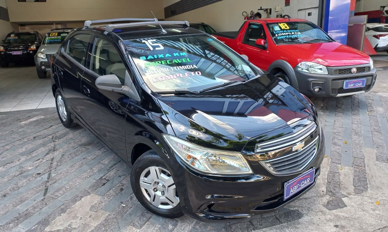 //www.autoline.com.br/carro/chevrolet/onix-10-lt-8v-flex-4p-manual/2015/sao-paulo-sp/24934745