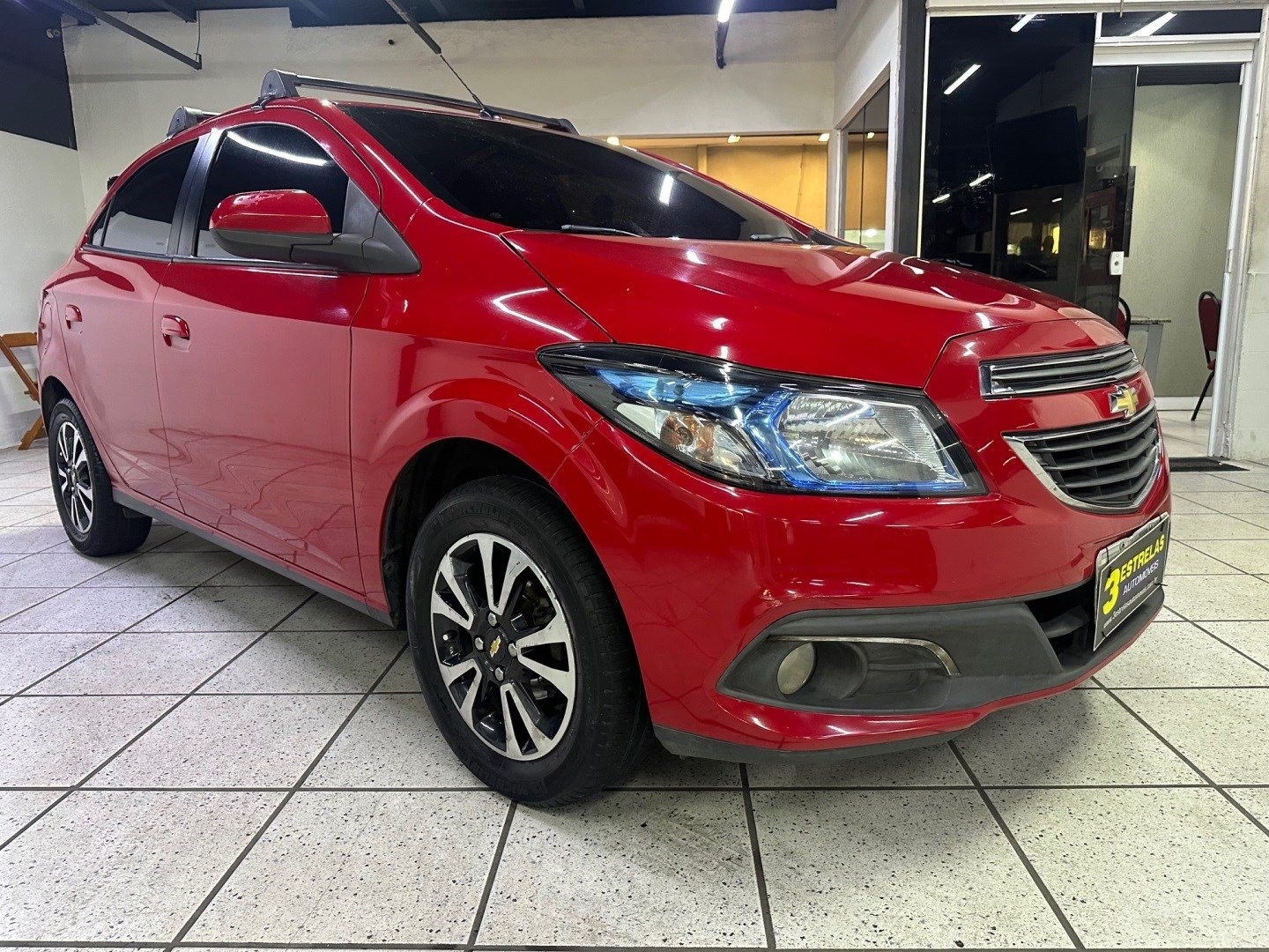//www.autoline.com.br/carro/chevrolet/onix-14-ltz-8v-flex-4p-automatico/2014/rio-de-janeiro-rj/24942346