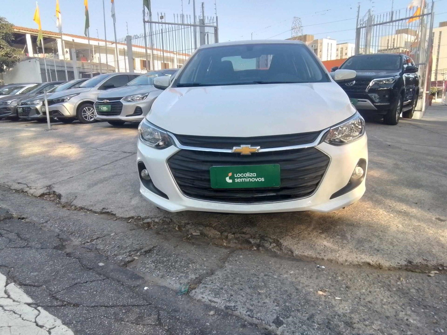 //www.autoline.com.br/carro/chevrolet/onix-10-turbo-ltz-12v-flex-4p-automatico/2023/sao-paulo-sp/24943750