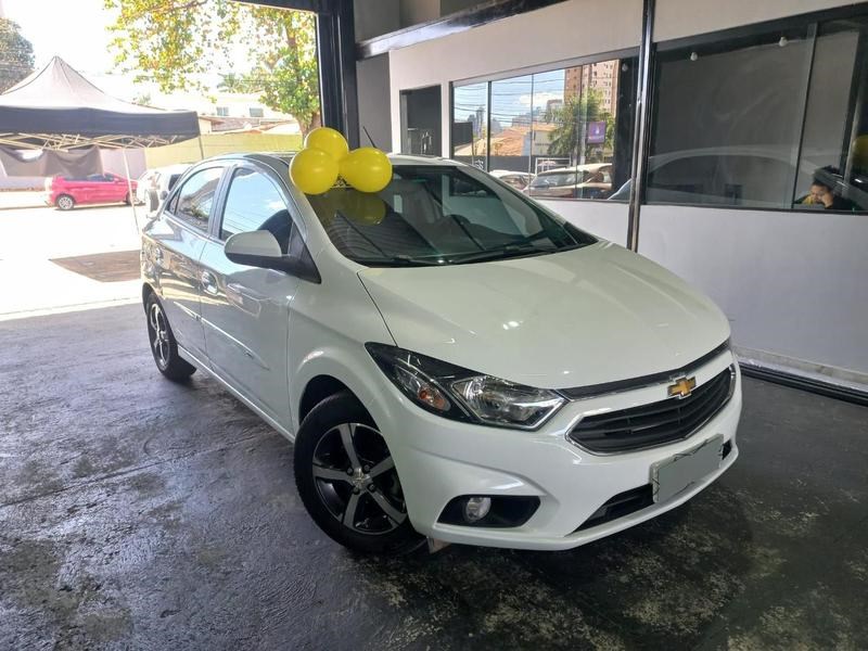 //www.autoline.com.br/carro/chevrolet/onix-14-ltz-8v-flex-4p-manual/2019/goiania-go/24972756