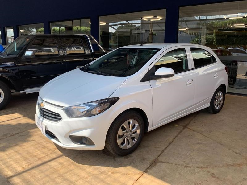 //www.autoline.com.br/carro/chevrolet/onix-10-lt-8v-flex-4p-manual/2017/campo-grande-ms/24982468