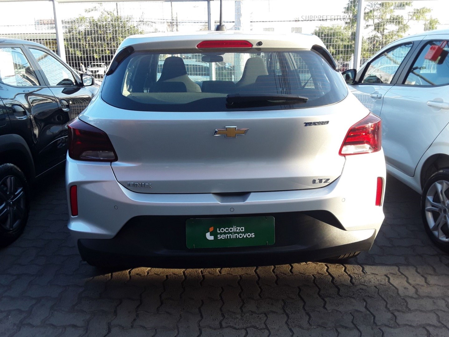 //www.autoline.com.br/carro/chevrolet/onix-10-turbo-ltz-12v-flex-4p-manual/2023/sao-paulo-sp/25000166