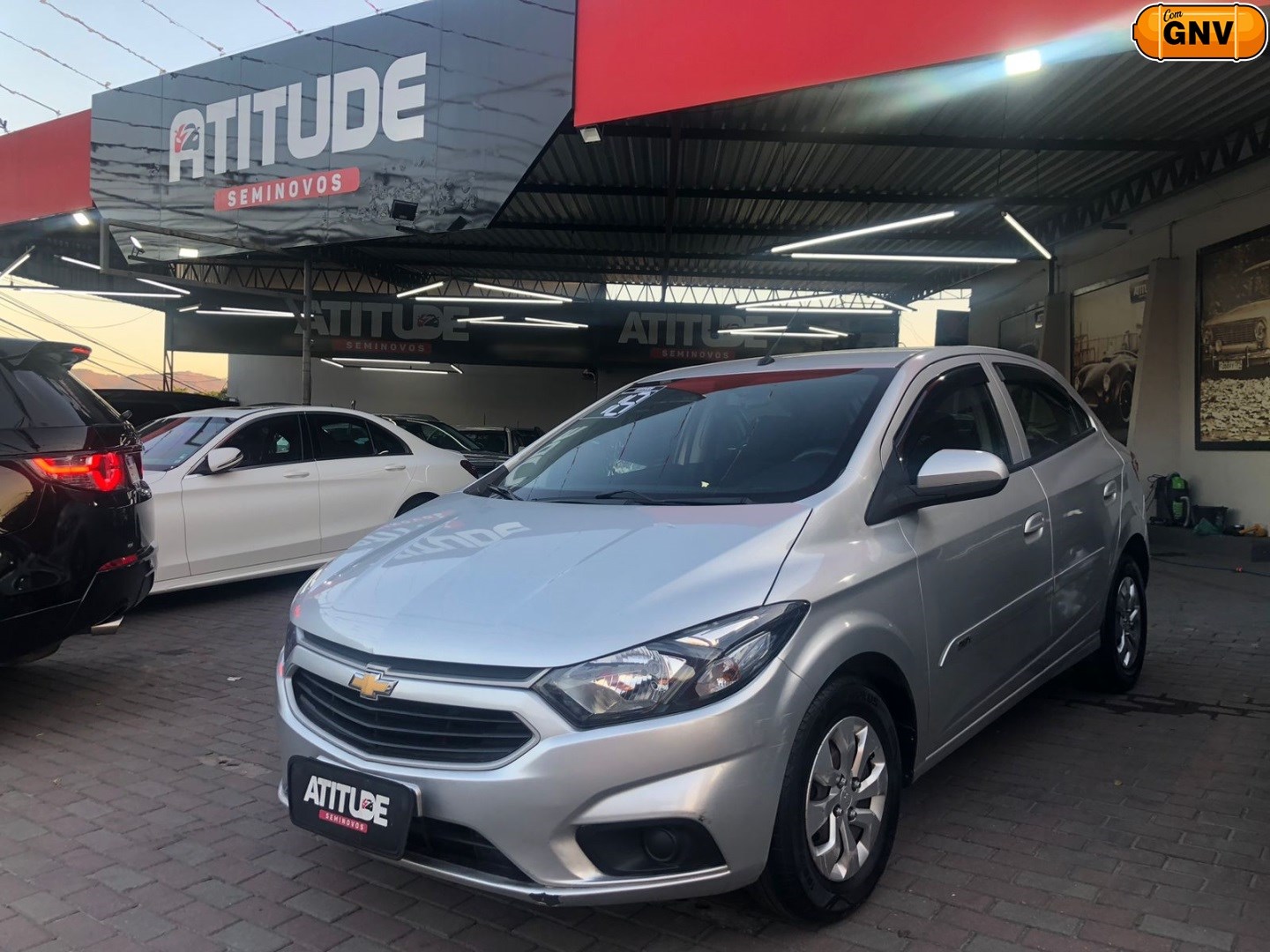 //www.autoline.com.br/carro/chevrolet/onix-10-lt-8v-flex-4p-manual/2018/rio-de-janeiro-rj/25005266