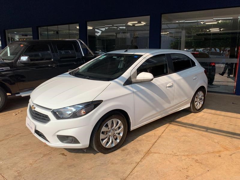 //www.autoline.com.br/carro/chevrolet/onix-14-lt-8v-flex-4p-automatico/2017/campo-grande-ms/25010876