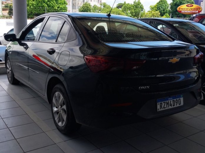 //www.autoline.com.br/carro/chevrolet/onix-plus-10-lt-12v-flex-4p-manual/2023/recife-pe/23357897