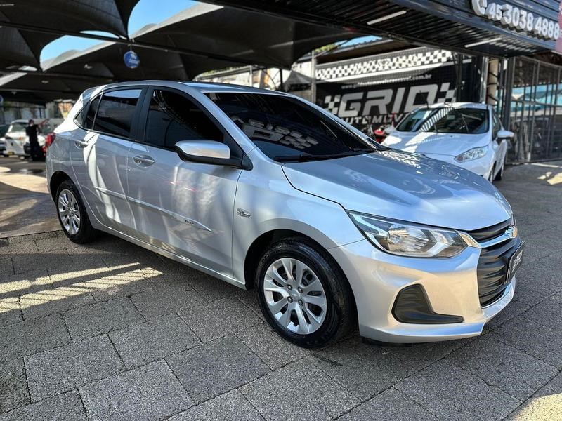 //www.autoline.com.br/carro/chevrolet/onix-plus-10-lt-12v-flex-4p-manual/2021/cascavel-pr/24235147