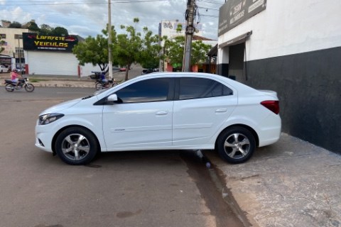 //www.autoline.com.br/carro/chevrolet/prisma-14-ltz-8v-flex-4p-manual/2017/picos-pi/23560940