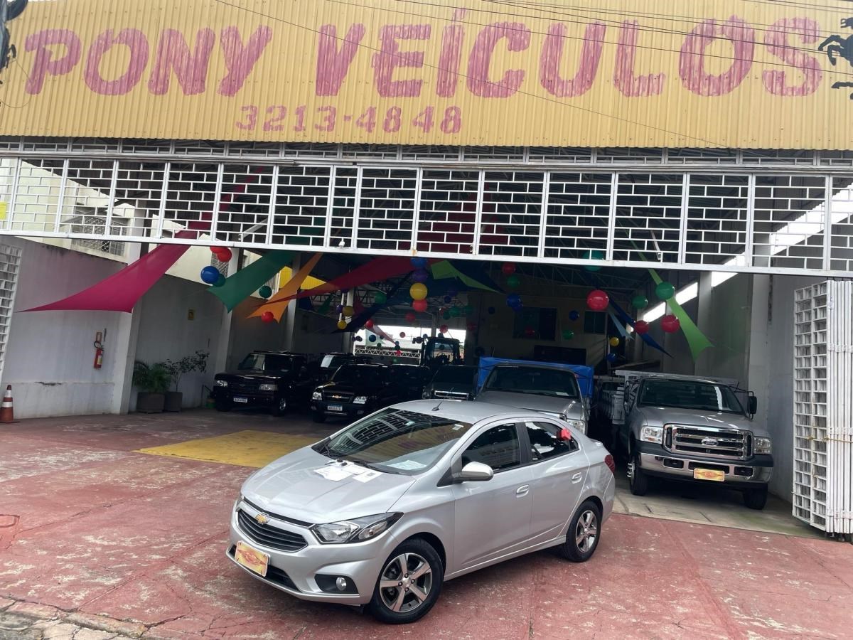 //www.autoline.com.br/carro/chevrolet/prisma-14-ltz-8v-flex-4p-automatico/2017/goiania-go/23571486