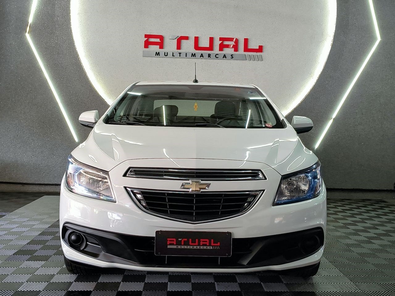 //www.autoline.com.br/carro/chevrolet/prisma-14-lt-8v-flex-4p-manual/2014/sao-jose-do-rio-preto-sp/24398604