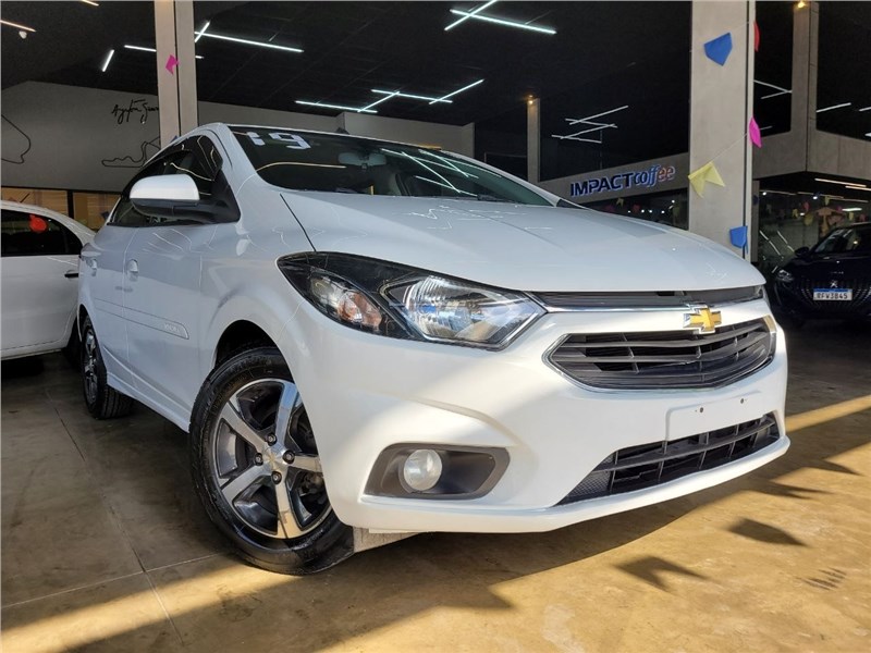 //www.autoline.com.br/carro/chevrolet/prisma-14-ltz-8v-flex-4p-automatico/2019/sao-joao-de-meriti-rj/24687871
