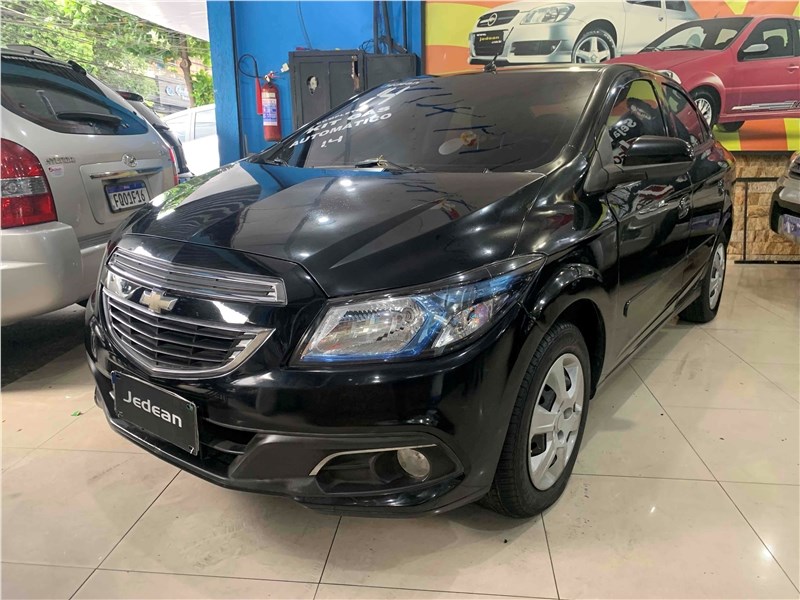 //www.autoline.com.br/carro/chevrolet/prisma-14-lt-8v-flex-4p-automatico/2014/rio-de-janeiro-rj/24835491