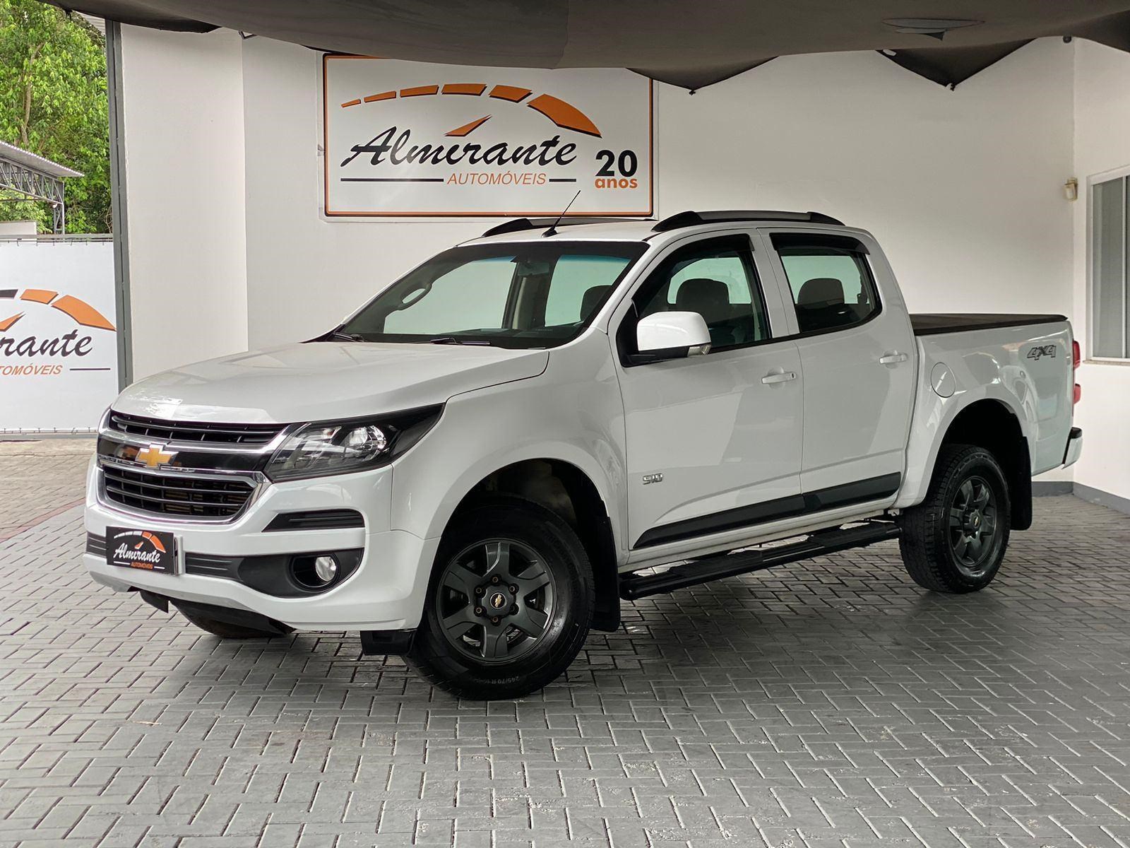 //www.autoline.com.br/carro/chevrolet/s-10-28-cd-ls-16v-diesel-4p-4x4-turbo-manual/2018/blumenau-sc/22289047