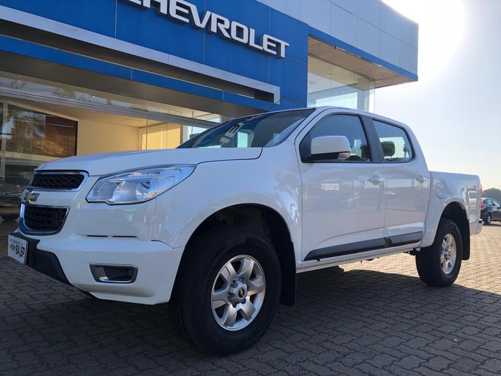 //www.autoline.com.br/carro/chevrolet/s-10-28-cd-lt-16v-diesel-4p-turbo-automatico/2015/barretos-sp/22417457