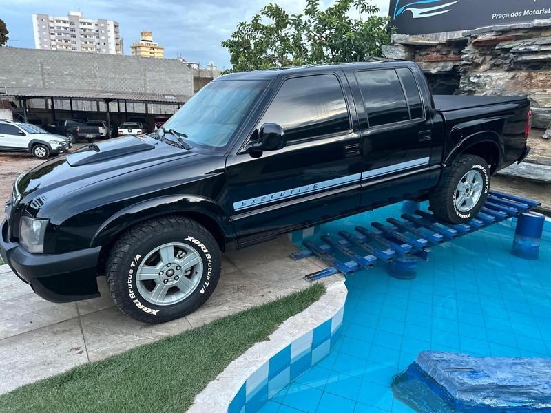//www.autoline.com.br/carro/chevrolet/s-10-28-colina-cs-12v-diesel-2p-turbo-manual/2009/cuiaba-mt/24186998