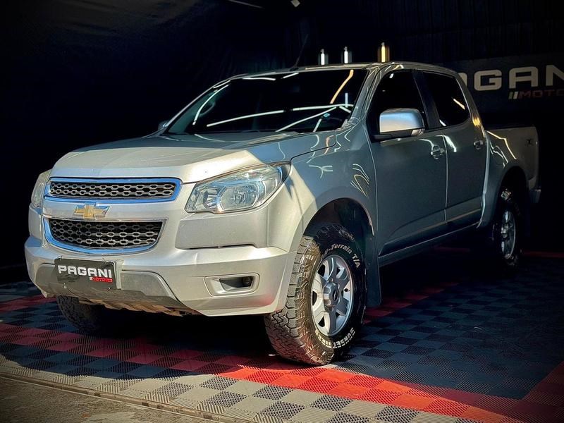 //www.autoline.com.br/carro/chevrolet/s-10-28-cd-lt-16v-diesel-4p-turbo-automatico/2016/campo-grande-ms/24417330