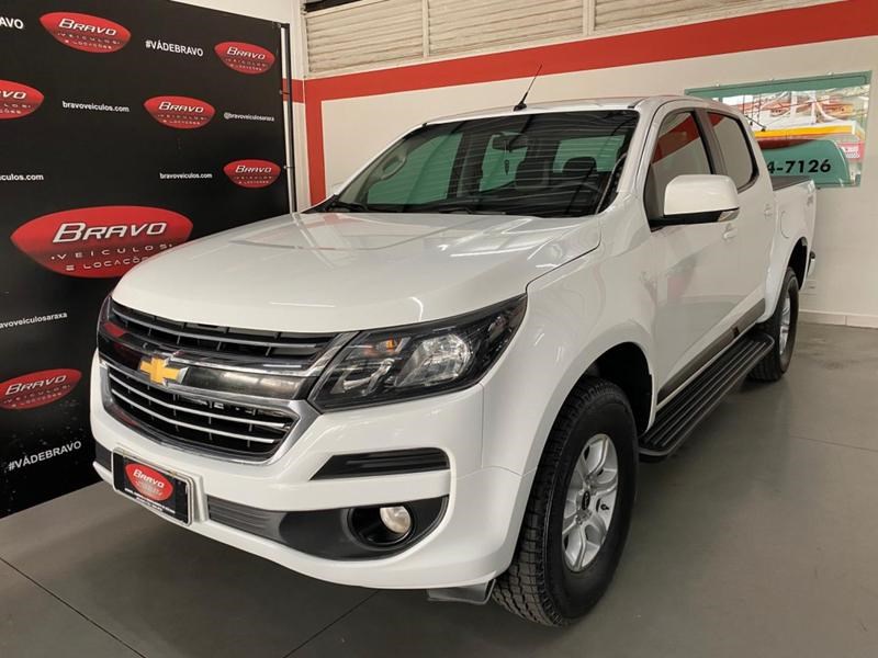 //www.autoline.com.br/carro/chevrolet/s-10-28-cd-lt-16v-diesel-4p-turbo-manual/2017/araxa-mg/24474592