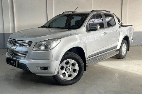 //www.autoline.com.br/carro/chevrolet/s-10-24-ltz-cd-8v-flex-4p-manual/2014/curitiba-pr/24528567