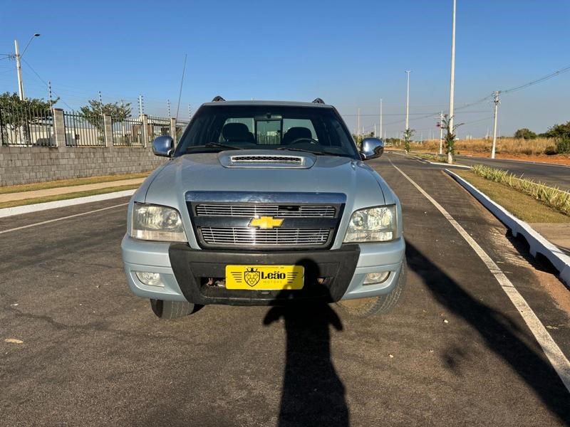 //www.autoline.com.br/carro/chevrolet/s-10-28-colina-cs-12v-diesel-2p-4x4-turbo-manual/2011/primavera-do-leste-mt/24742274