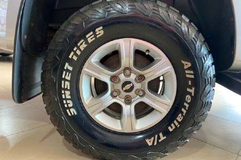 //www.autoline.com.br/carro/chevrolet/s-10-25-cd-lt-16v-flex-4p-4x4-manual/2017/tres-lagoas-ms/24782848